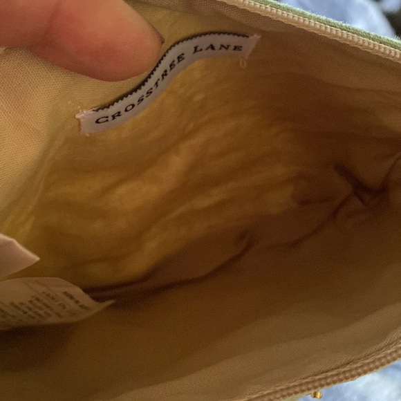 Beautifully detailed embroidered clutch! - Picture 5 of 15